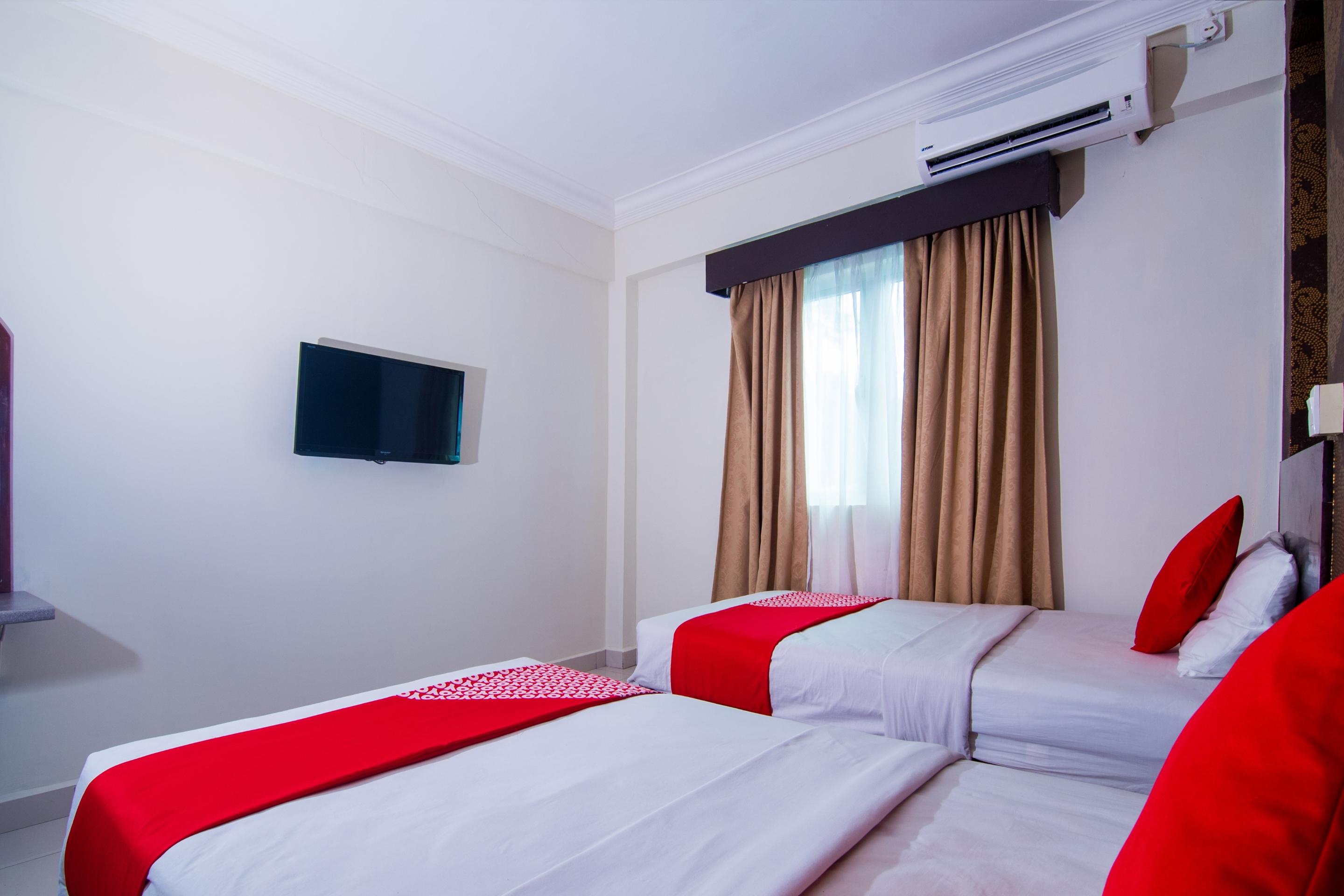 Sea Princess Hotel Телук Баханг Екстериор снимка