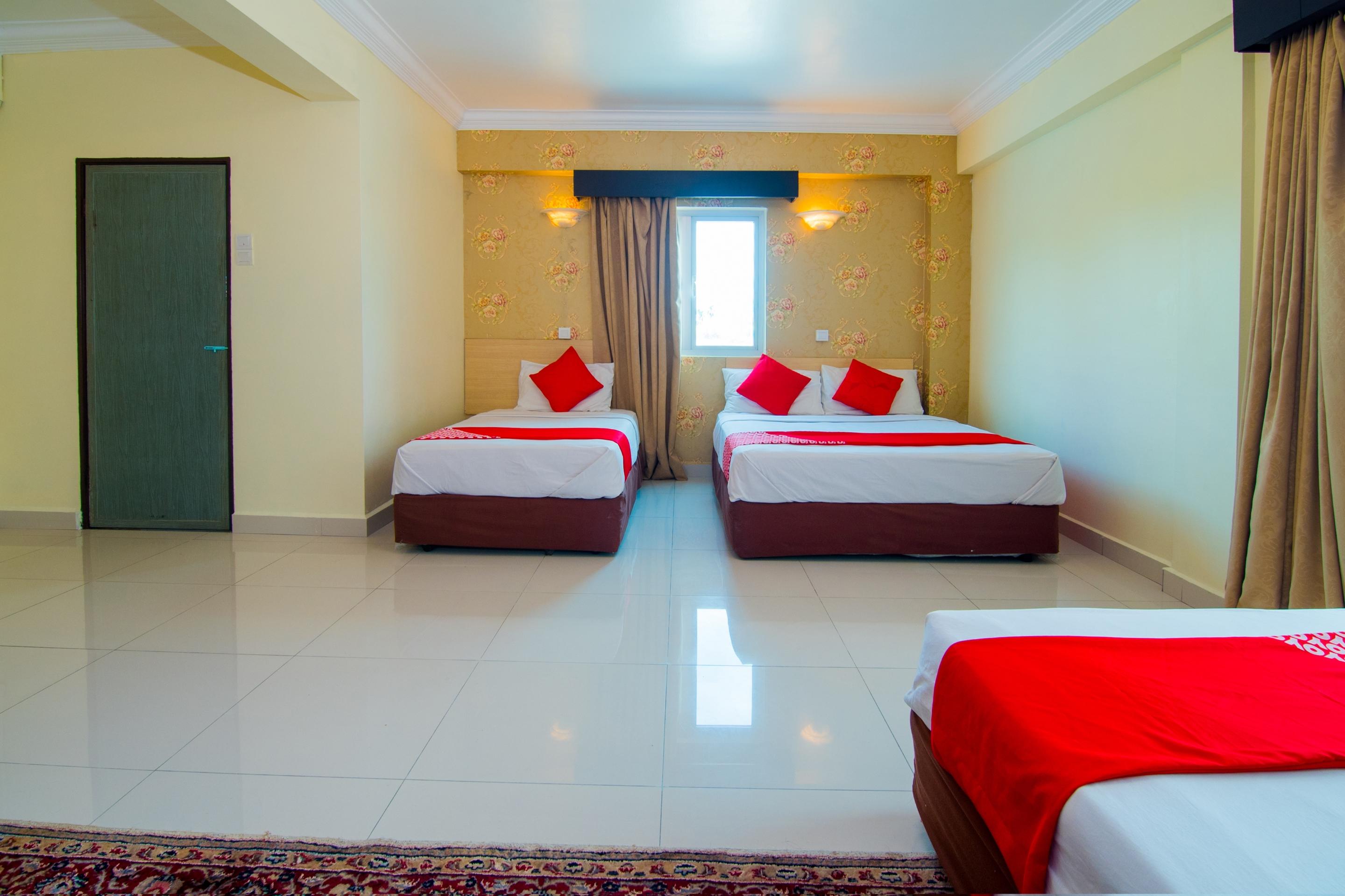 Sea Princess Hotel Телук Баханг Екстериор снимка