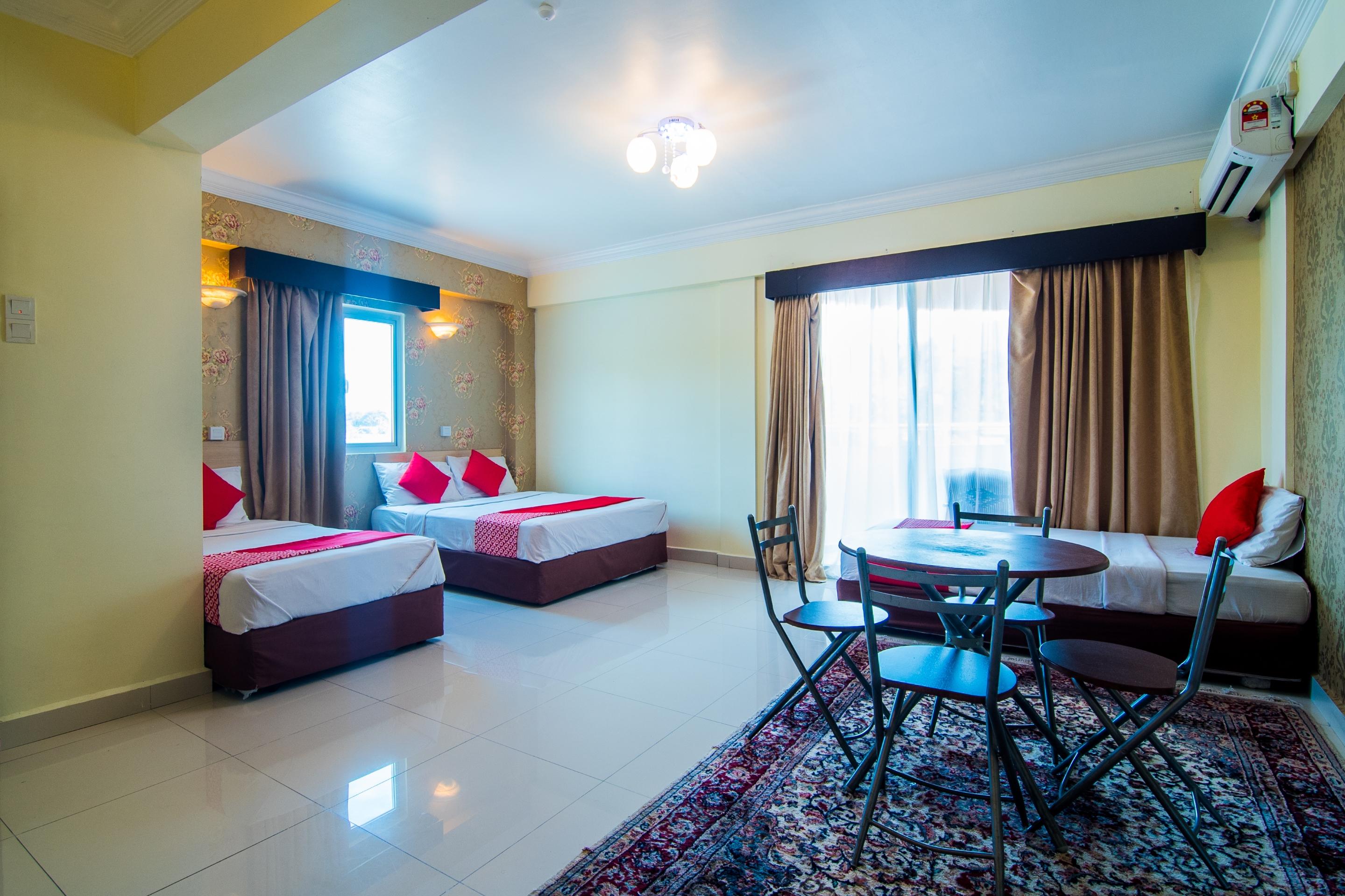 Sea Princess Hotel Телук Баханг Екстериор снимка