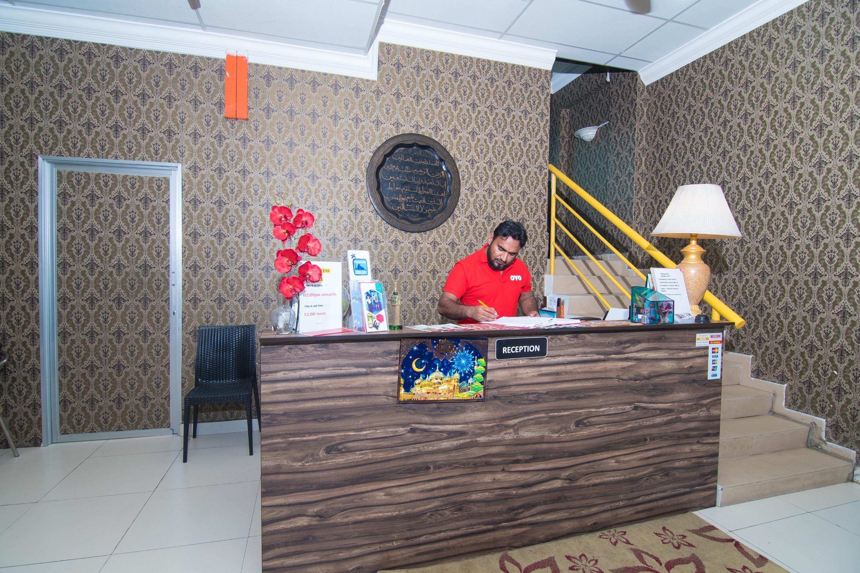 Sea Princess Hotel Телук Баханг Екстериор снимка