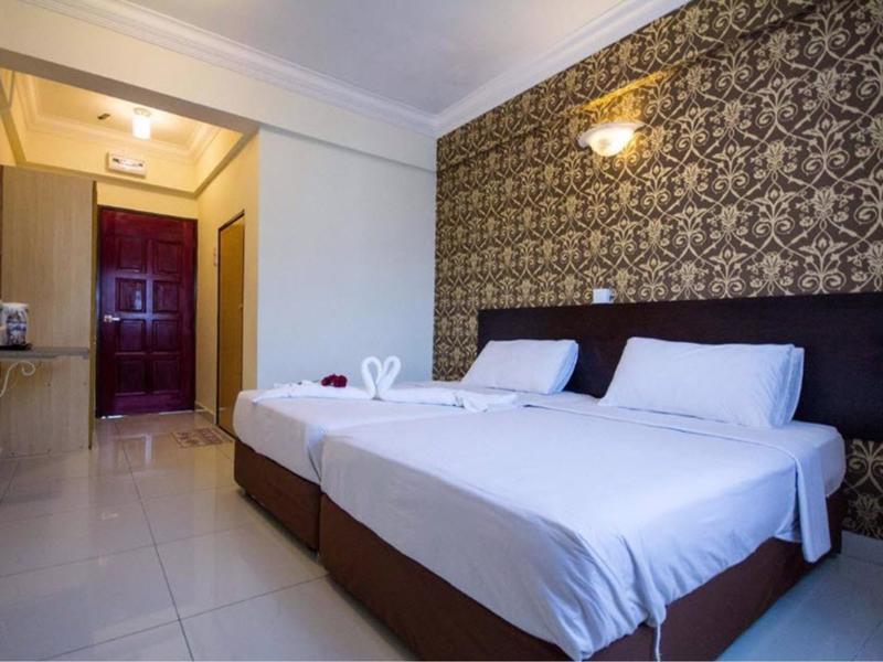 Sea Princess Hotel Телук Баханг Екстериор снимка