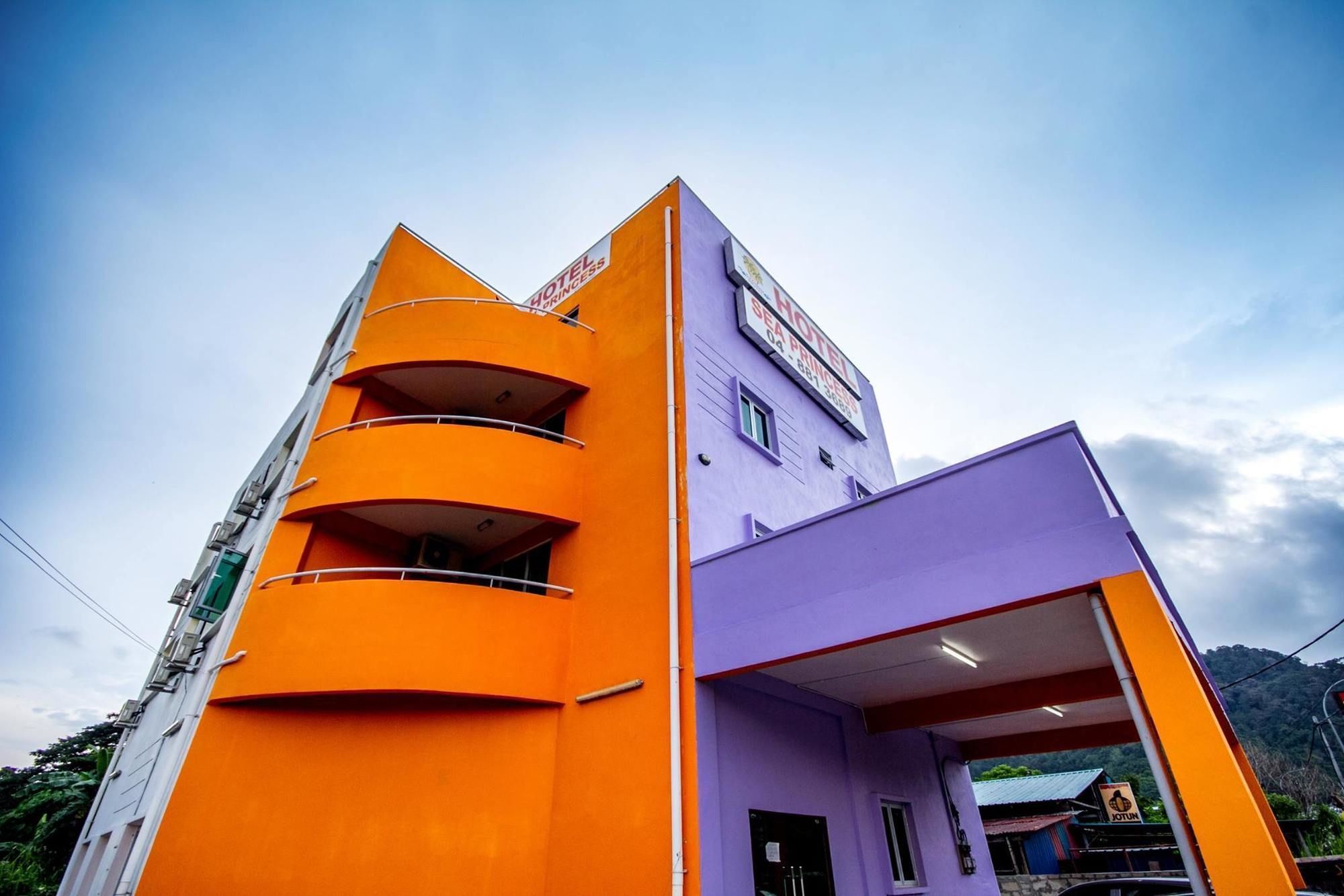 Sea Princess Hotel Телук Баханг Екстериор снимка