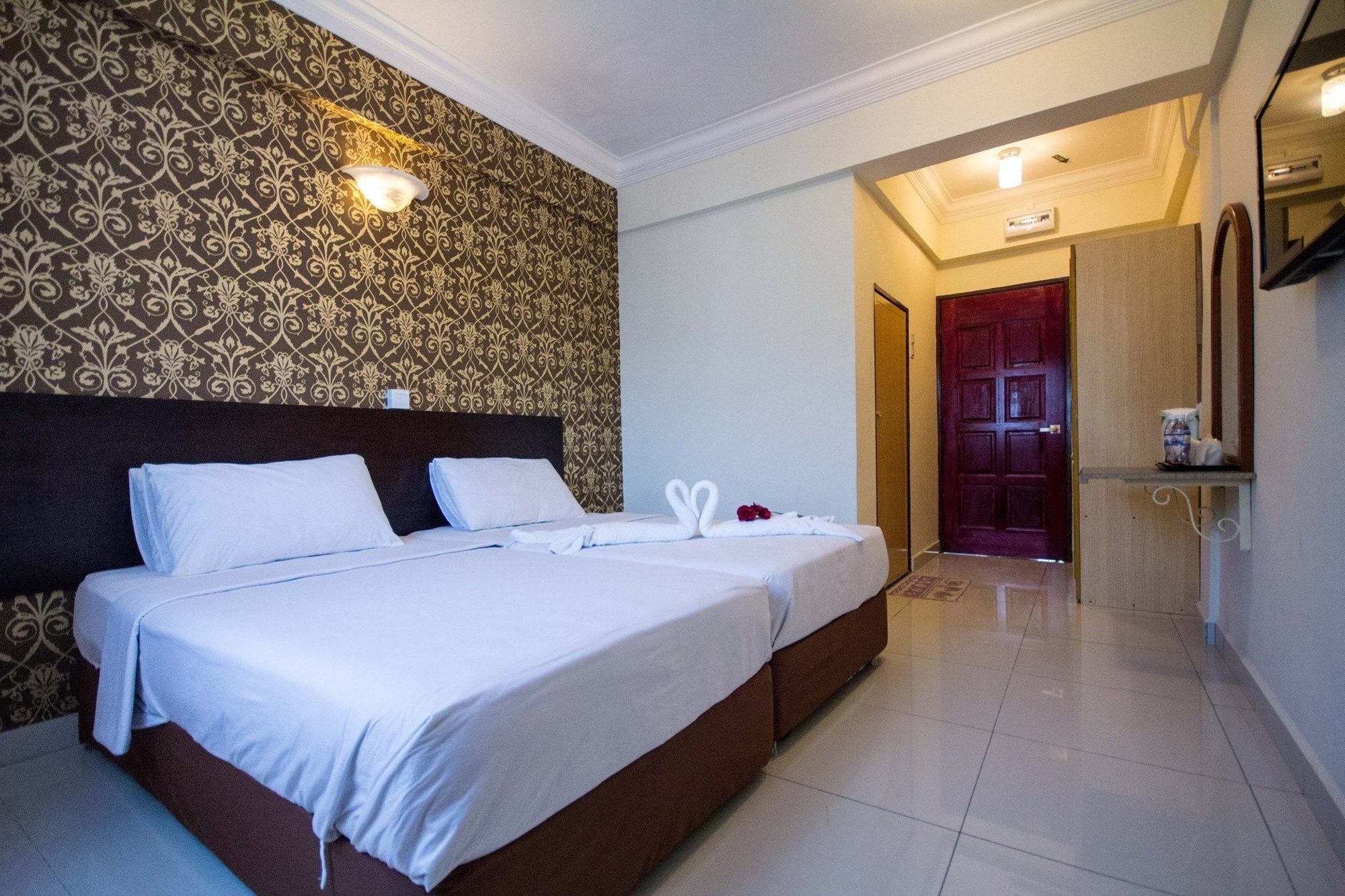 Sea Princess Hotel Телук Баханг Екстериор снимка