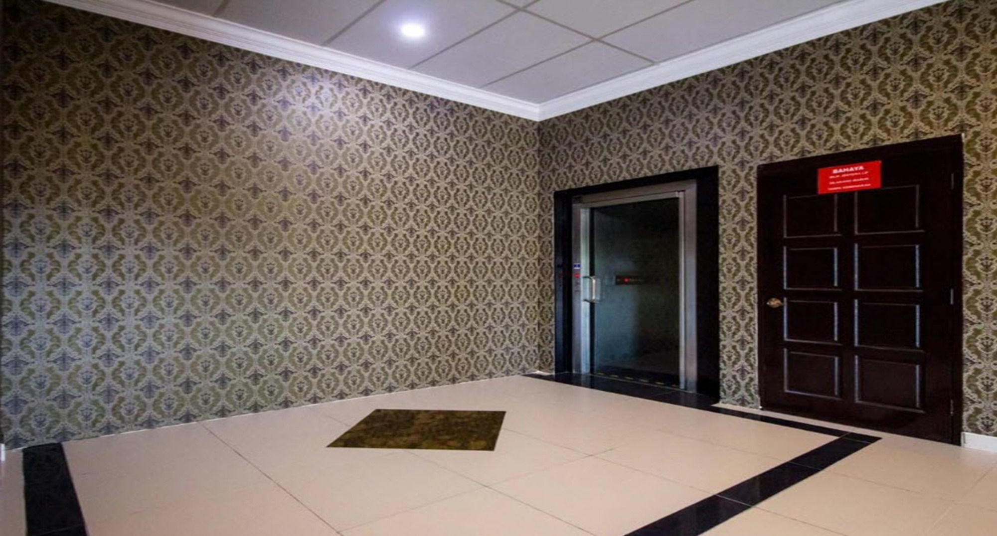 Sea Princess Hotel Телук Баханг Екстериор снимка